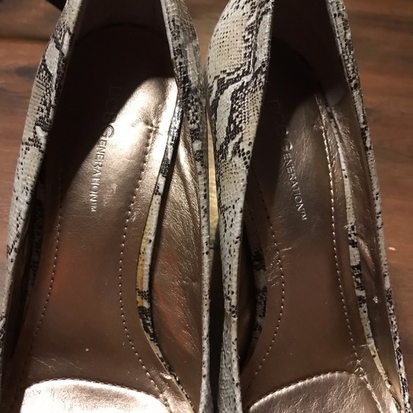 BCBGeneration Python Snake Pumps - Picture 6 of 8